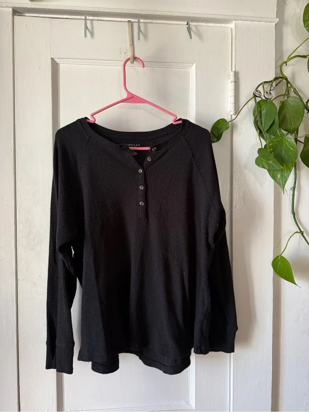 American Eagle Black Waffle-Knit Henley Top size L